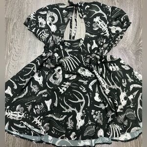 Cosmic drifters Drusilla Capped Sleeve Babydoll Dress - Fungalis